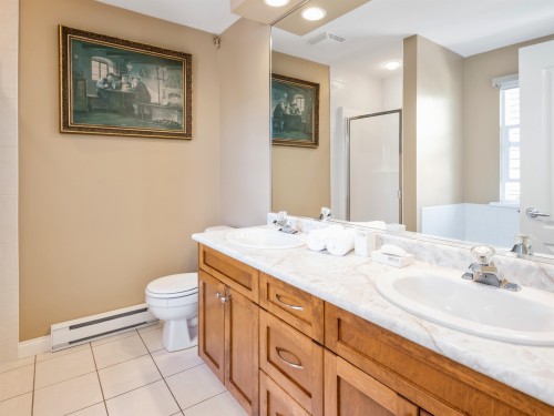 2205 Parkway Boulevard, Coquitlam, BC 