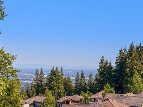 2205 Parkway Boulevard, Coquitlam, BC 