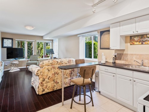 2205 Parkway Boulevard, Coquitlam, BC 