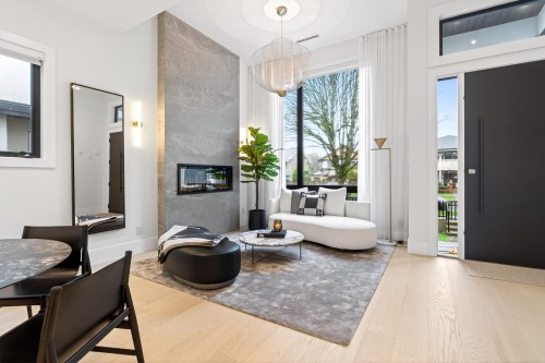 4066 Triumph Street  Burnaby, BC V5C 1Z2