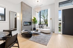 4066 Triumph Street  Burnaby, BC V5C 1Z2