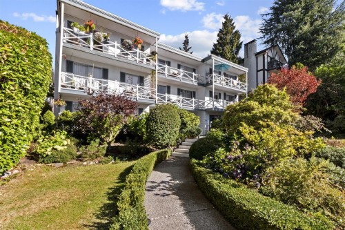 10-140 20th Street E North Vancouver, BC V7L 3A4