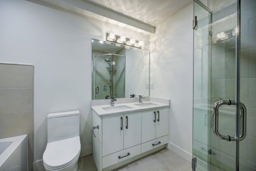 254 18Th Street E, North Vancouver, BC 