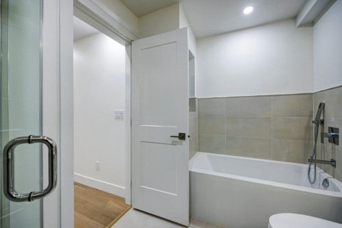 254 18Th Street E, North Vancouver, BC 