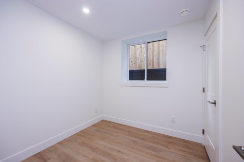 254 18Th Street E, North Vancouver, BC 