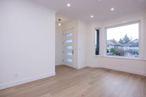 254 18Th Street E, North Vancouver, BC 