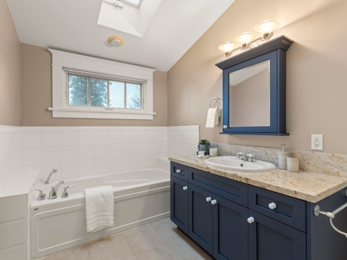 3540 5Th Avenue W, Vancouver, BC 