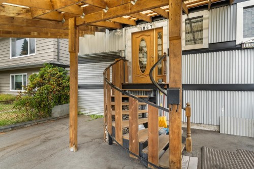 1867 Salisbury Avenue, Port Coquitlam, BC 