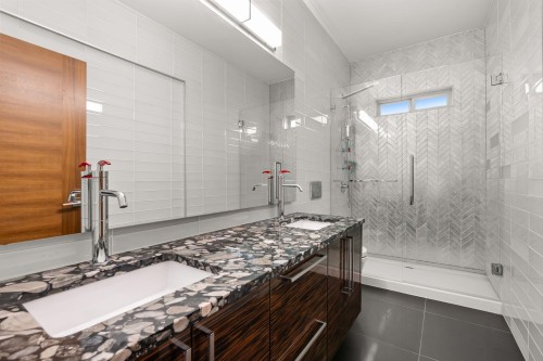 1265 Queens Avenue, West Vancouver, BC 