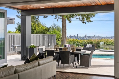 1265 Queens Avenue, West Vancouver, BC 