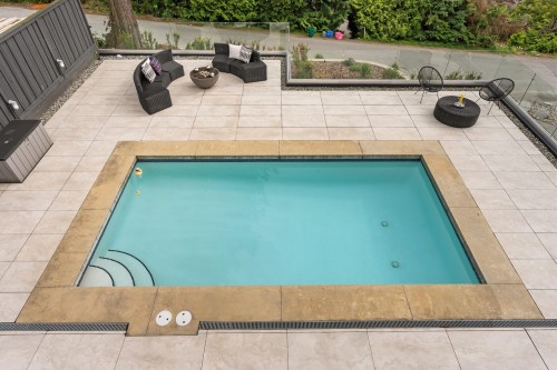 1265 Queens Avenue, West Vancouver, BC 