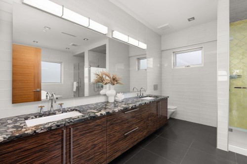 1265 Queens Avenue, West Vancouver, BC 