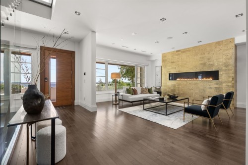 1265 Queens Avenue, West Vancouver, BC 