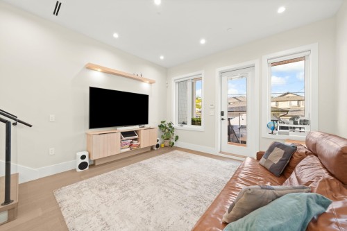 2815 19Th Avenue W, Vancouver, BC 