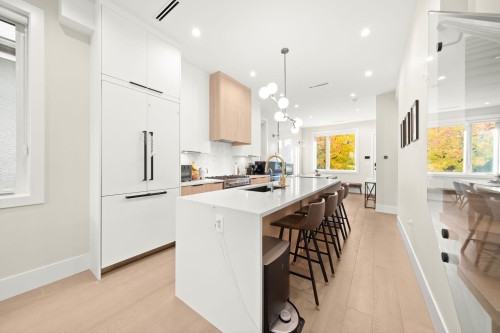 2815 19Th Avenue W, Vancouver, BC 