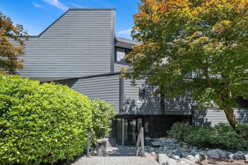 205-4625 Grange Street, Burnaby, BC 