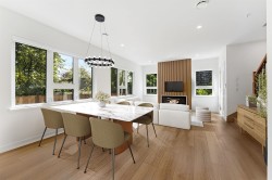 842 St. Denis Avenue  North Vancouver, BC V7J 2G4