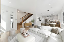 842 St. Denis Avenue  North Vancouver, BC V7J 2G4