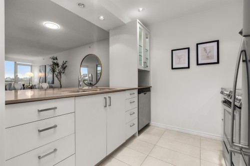 1603-388 Drake Street, Vancouver, BC 