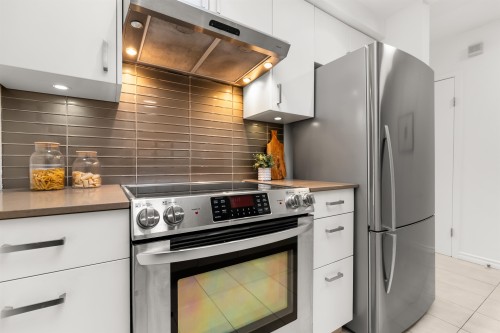 1603-388 Drake Street, Vancouver, BC 