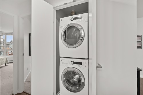 1603-388 Drake Street, Vancouver, BC 