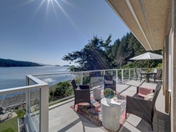 7659 Redrooffs Road  Halfmoon Bay, BC V7Z 1C4