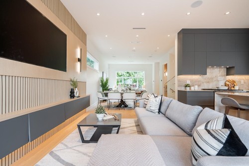 2561 2Nd Avenue W, Vancouver, BC 