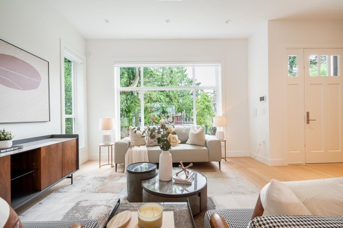 2561 2Nd Avenue W, Vancouver, BC 