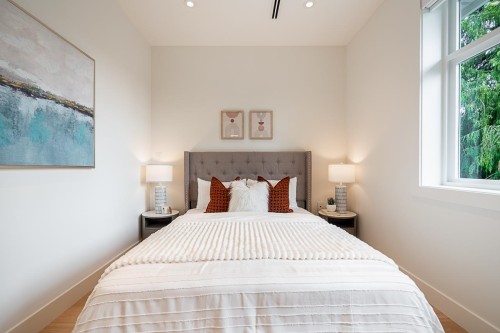 2561 2Nd Avenue W, Vancouver, BC 