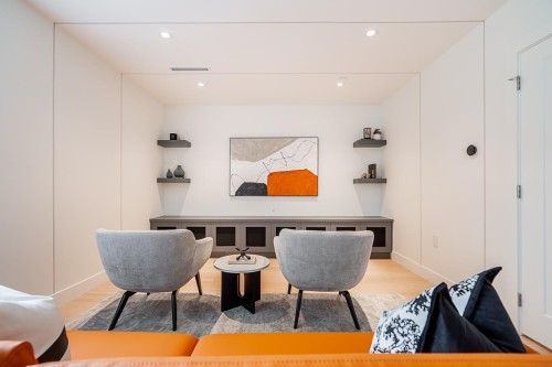 2561 2Nd Avenue W, Vancouver, BC 