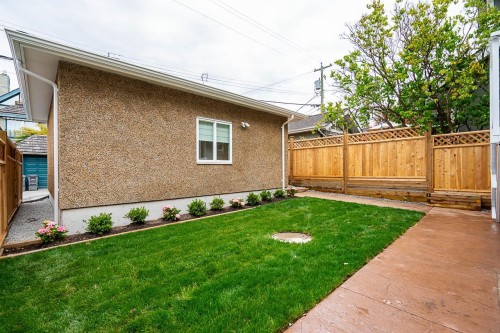 2561 2Nd Avenue W, Vancouver, BC 