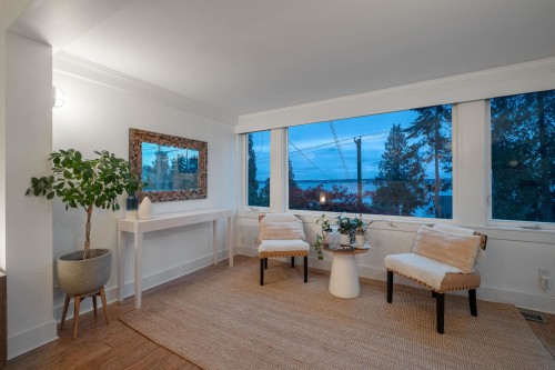 3260 Travers Avenue, West Vancouver, BC 