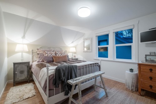 3260 Travers Avenue, West Vancouver, BC 