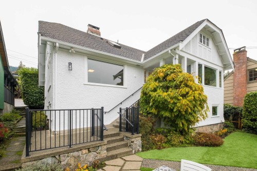 3260 Travers Avenue, West Vancouver, BC 