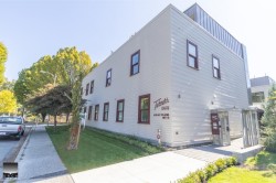 11-10 W 17th Avenue  Vancouver, BC V5Y 1Z4