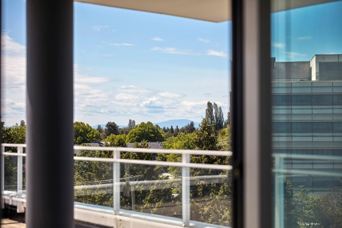 703-5788 Gilbert Road, Richmond, BC 