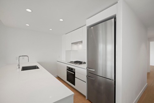 703-5788 Gilbert Road, Richmond, BC 