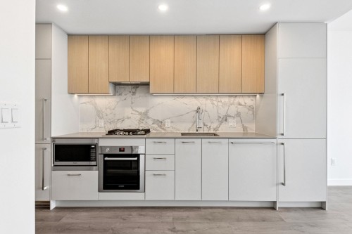 3208-6468 Willingdon Avenue  Burnaby, BC V5H 0L3