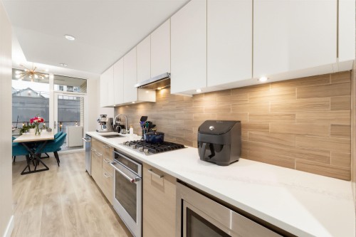 613-3451 Sawmill Crescent, Vancouver, BC 