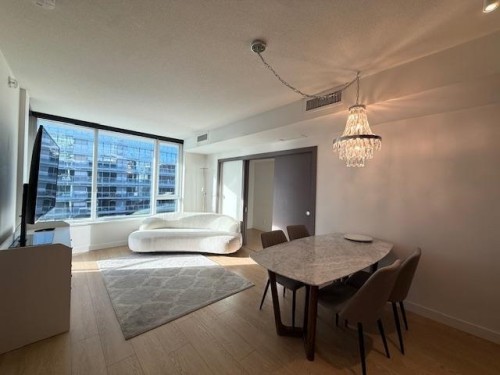 68 Smithe Street, Vancouver, BC 