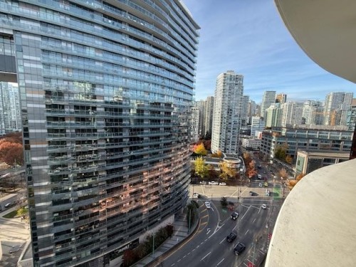 68 Smithe Street, Vancouver, BC 