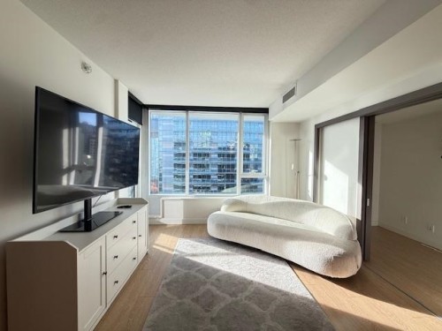 68 Smithe Street, Vancouver, BC 