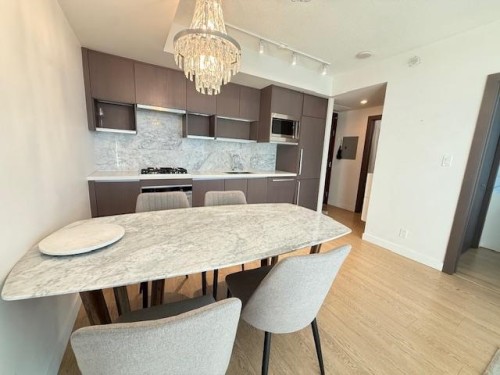 68 Smithe Street, Vancouver, BC 