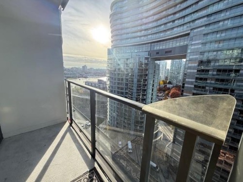 68 Smithe Street, Vancouver, BC 