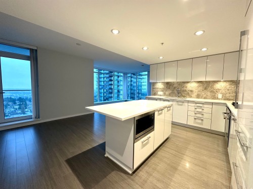 2801-6700 Dunblane Avenue  Burnaby, BC V5H 0J3