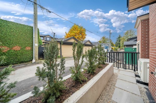 110-918 32Rd Avenue W, Vancouver, BC 