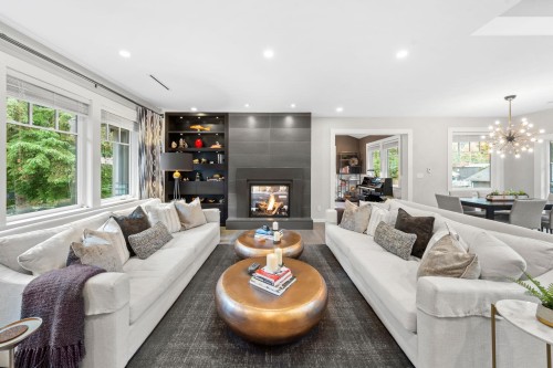 2140 Pemberton Avenue  North Vancouver, BC V7P 2T1