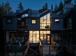 2-2221 Gondola Way  Whistler, BC V8E 0M8