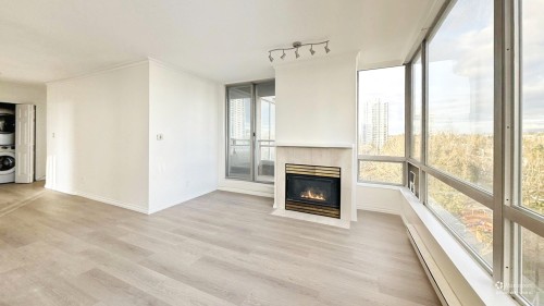 1406-9603 Manchester Drive  Burnaby, BC V3N 4Y7