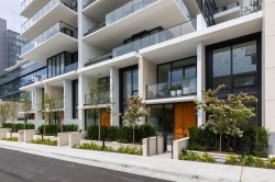 TH1-135 13 Street E North Vancouver, BC V7L 0J8